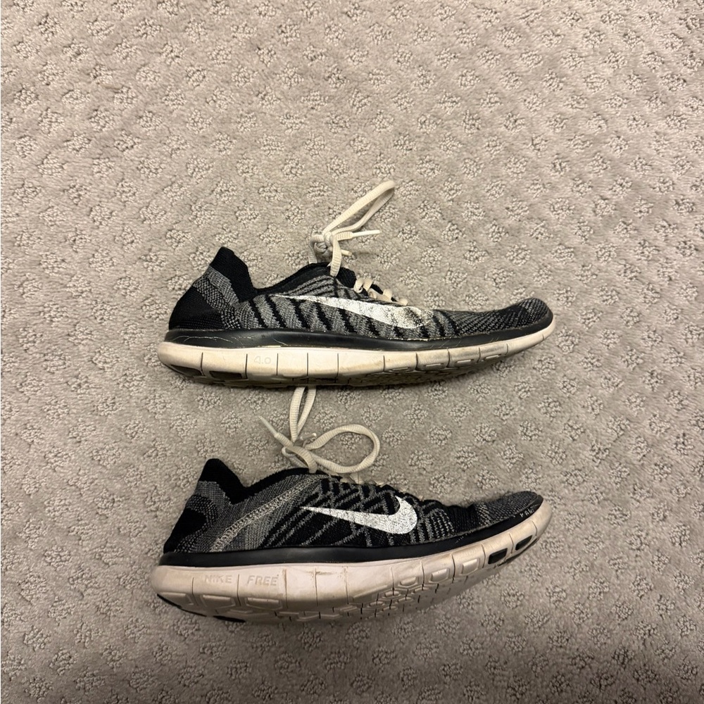 Nike Free 4.0 Flyknit Women's Shoes Black & White - Picture 2 of 5
